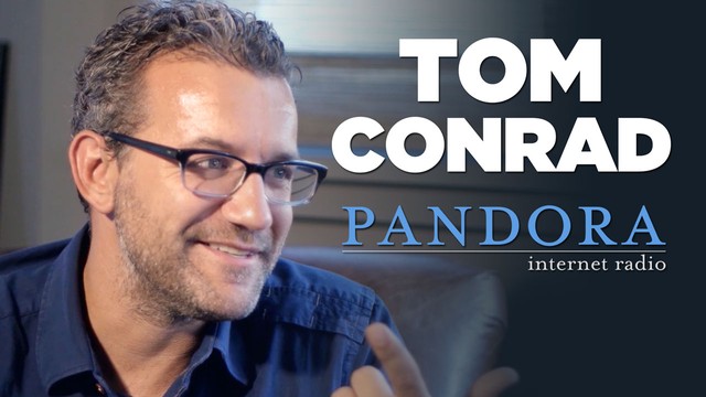 Cựu Giám đốc công nghệ của dịch vụ nghe nhạc trực tuyến Pandora, ông Tom Conrad cho rằng đây chỉ là một vở kịch.