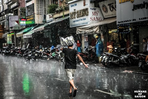 Những tấm ảnh đời thường khắc họa chân thực cuộc sống hàng ngày của người Sài Gòn doanhnhansaigon