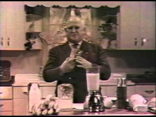 William Grover quảng cáo sản phẩm trên truyền hình năm 1949 doanhnhansaigon