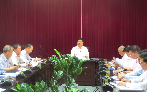 Bộ trưởng Đinh La Thăng yêu cầu việc sửa sân bay Tân Sơn Nhất không được ảnh hưởng tới việc đi lại của người dân