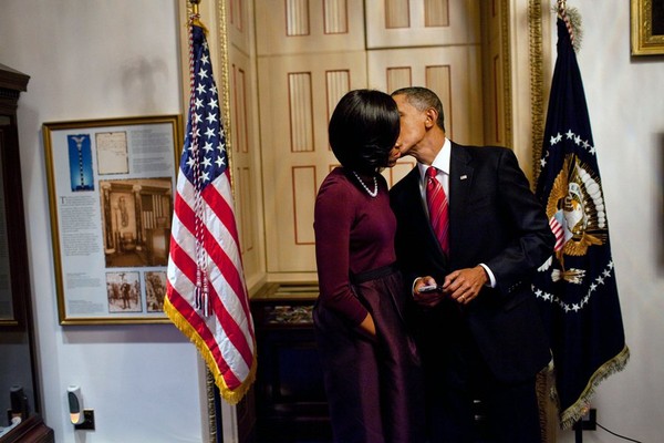 Một nụ hôn vào năm 2010.