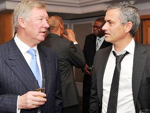Mourinho rất ngưỡng mộ Sir Alex Ferguson (trái)