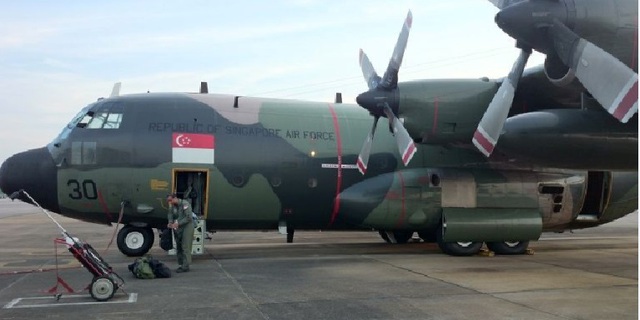  Hai máy bay C-130 tham gia tìm kiếm QZ 8501 