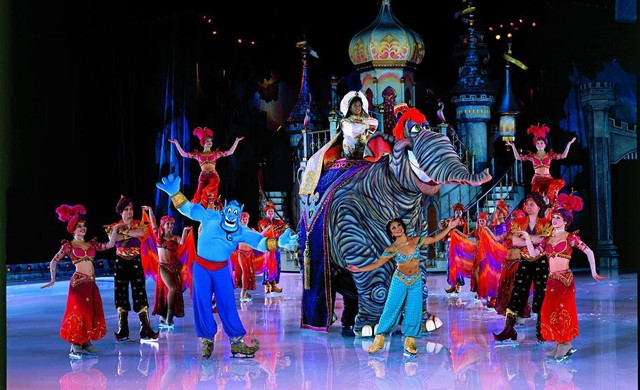 Show diễn “Disney on Ice” luôn thu hút rất
đông khán giả nhí.