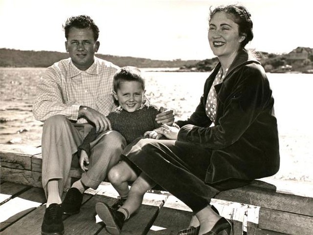 Ông Turnbull sinh ngày 24/10/1954. Cha ông là Bruce Blight Turbull, làm trong lĩnh vực khách sạn, còn mẹ ông là bà Coral Magnolia Lansbury, một phát thanh viên. Sau khi cha mẹ ly thân, Turnbull sống cùng cha.