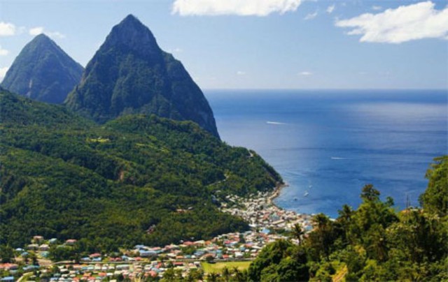 5. Saint Lucia</p></div><div></div></div><p> </p><p><i>Dự báo tăng trưởng GDP năm 2015: -0,6%</p><p>Dự báo tăng trưởng GDP năm 2016: +0,8%</p><p>Dự báo tăng trưởng GDP năm 2017: +1,4%</p><p>Dự báo tăng trưởng GDP từ năm 2014-2017: +0,15%</i></p><p>Du lịch là lĩnh vực chính trong nền kinh tế Saint Lucia, đảo quốc ở Đại Tây Dương. Bởi vậy, khi ngành du lịch sụt giảm do khủng hoảng tài chính, nền kinh tế này đã gặp khó và đến nay vẫn chưa phục hồi hoàn toàn.