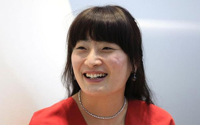 3. Fuli Zong (Kelly Zong)</p></div><div></div></div><p> </p><p><i>Giá trị tài sản ròng: 3 tỷ USD</p><p>Quốc gia: Trung Quốc</p><p>Nguồn gốc tài sản: Thừa kế</i></p><p>Kelly Zong, 33 tuổi, là con gái duy nhất của tỷ phú Trung Quốc Qinghou Zong, nhà sáng lập hãng đồ uống lớn nhất nước này Wahaha Group. Kelly Zong tốt nghiệp Đại học Pepperdine của Mỹ và đã nhập quốc tịch Mỹ. Cô hiện giữ vai trò Giám đốc ở Wahaha và dự kiến sẽ thay cha lãnh đạo công ty sau khi cha nghỉ hưu.</p><p>