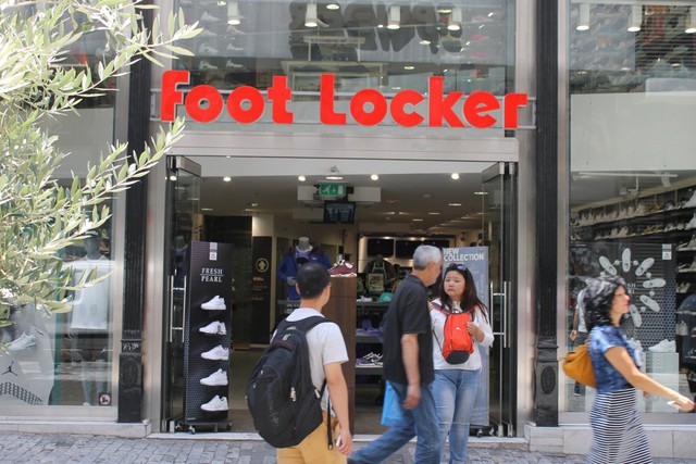 Weisenthal was shooed away from this Foot Locker in 2012 —but there were a few customers on the day I visited.