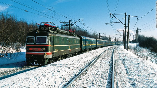 Cung đường chính của tuyến đường sắt xuyên Siberian chạy từ Matxcova đén Vladivostok và dài 9.258 km.