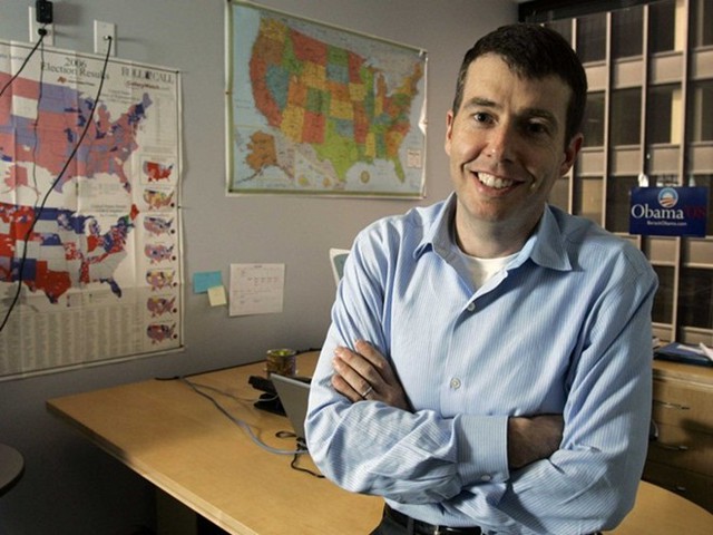 Để giúp công ty mở rộng hoạt động, Kalanick đã thuê nhiều nhân vật vận động hành lang như David Plouffe - người chỉ đạo chiến dịch tranh cử tổng thống Mỹ của ông Barack Obama năm 2008. 