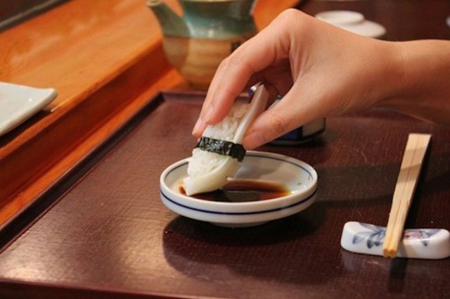 sushi_hand