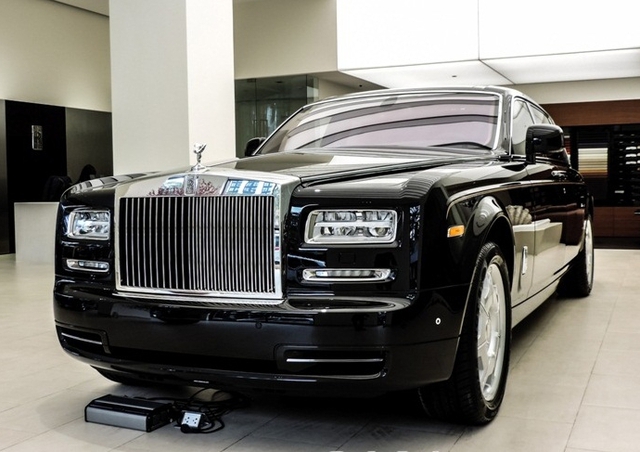 Mẫu xe trước đó xuất hiện tại showroom của Rolls Royce. 