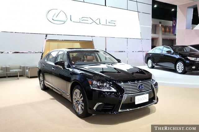 shutterstock_Lexus LS