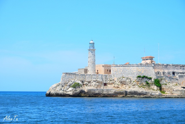 Ngọn hải đăng và pháo đài El Morro (El Morro Castel)