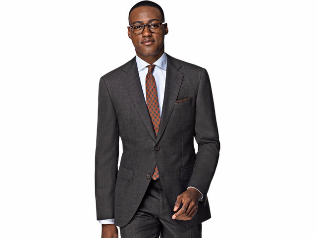 Mức giá thành của Suitsupply rẻ hơn nhiều so với những thương hiệu có tiếng khác.