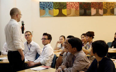 Nhận bằng thạc sĩ MBA quốc tế sau 24 tháng, chạm tay vào giấc mơ trời Âu