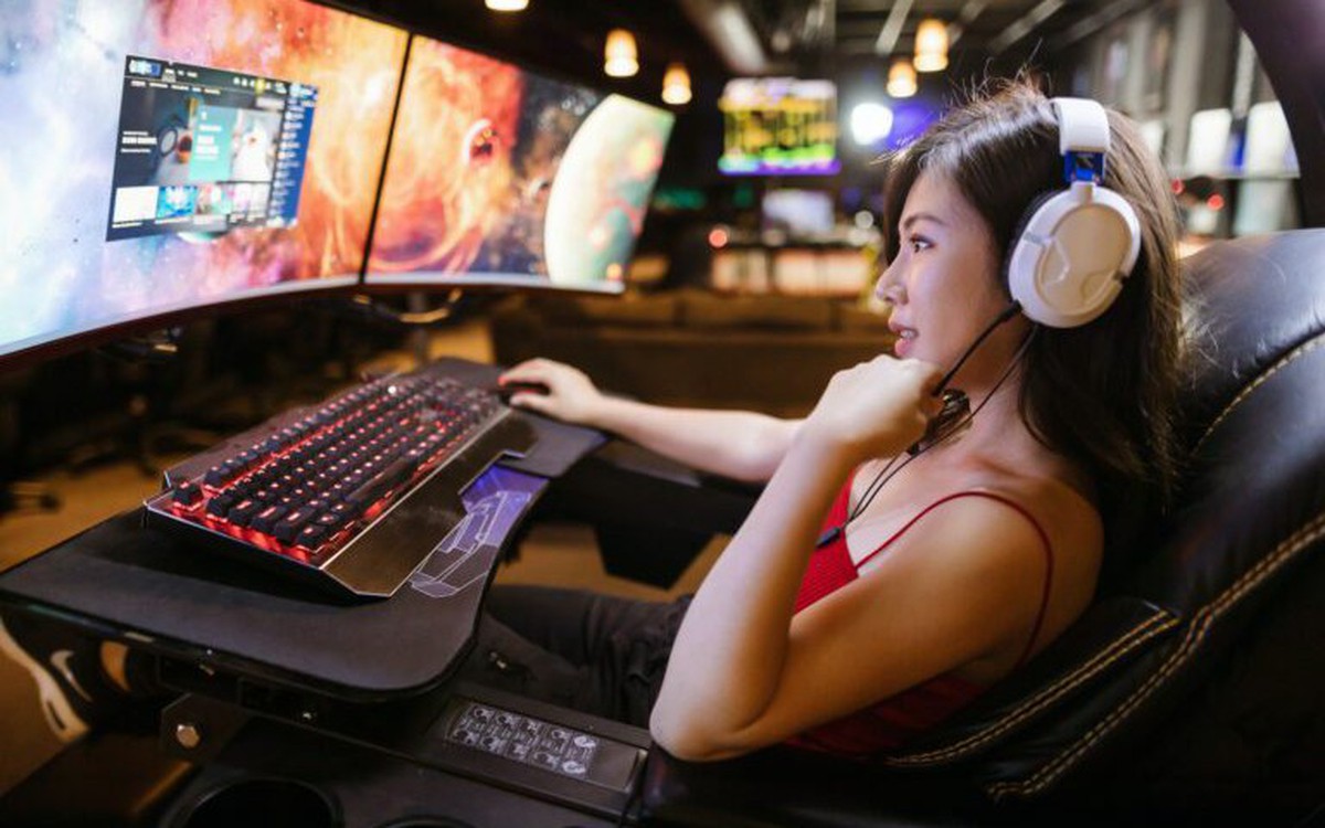 Nữ streamer xinh đẹp kiếm 12,5 tỷ đồng dễ dàng, tiền tự chảy vào túi ...