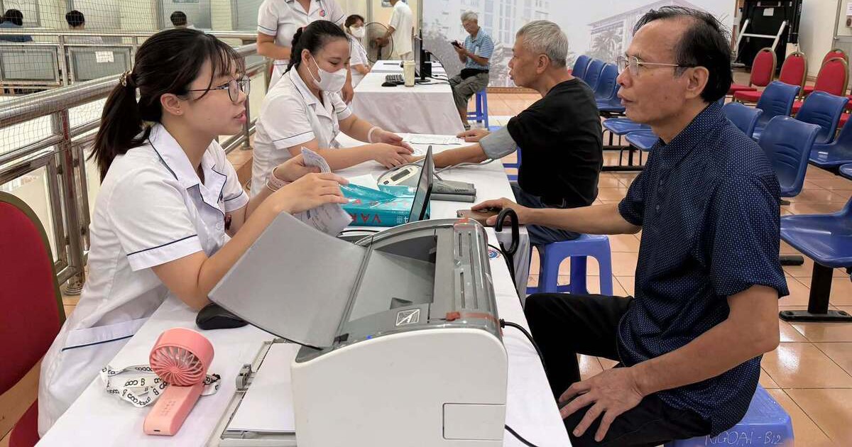 Bộ Y tế gỡ 11 vướng mắc trong khám sức khỏe miễn phí toàn dân