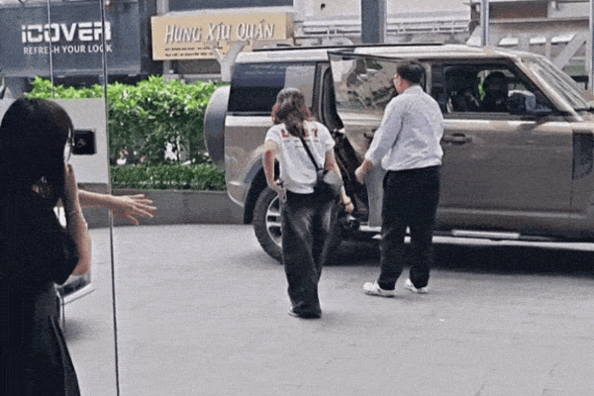 Mức lương của NSƯT đẹp nhất Việt Nam