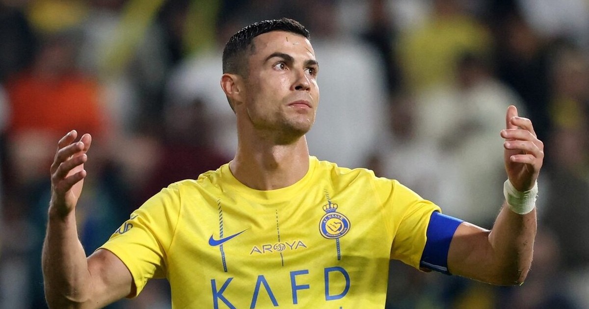 Ronaldo ghi bàn thứ 980 sau ồn ào ở tuyển Bồ Đào Nha