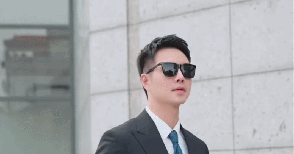 Nam diễn viên VTV từng nghỉ học, chạy xe tải, làm đồng nát: Giờ là chồng của MC có nụ cười đẹp nhất nhà đài