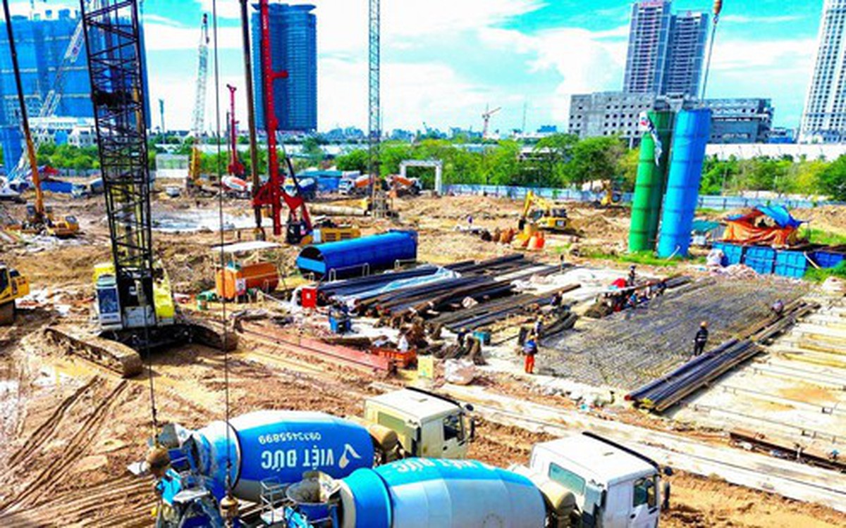 Soi tiến độ siêu dự án nằm tại khu đô thị "nhà giàu" có giá đất đắt đỏ bậc nhất Thủ đô, chỉ cách Hồ Tây vài phút di chuyển, sát công viên gần 70ha, kết nối loạt tuyến metro