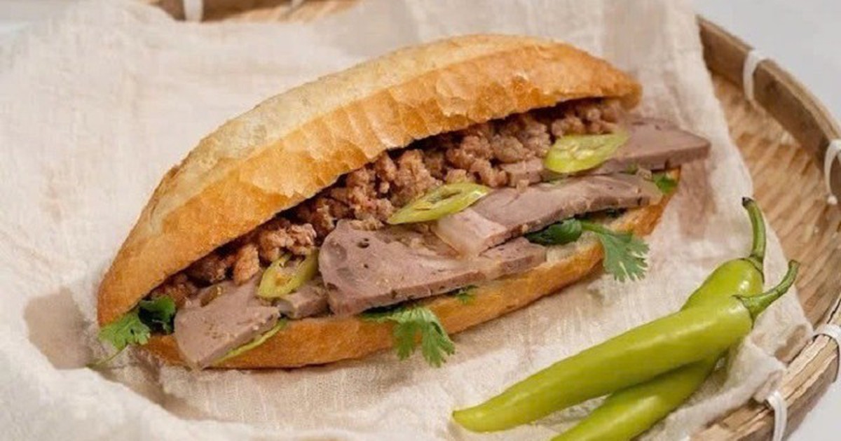 Vụ nghi ngộ độc sau khi ăn bánh mì vỉa hè: Số ca nhập viện tăng lên 135 người