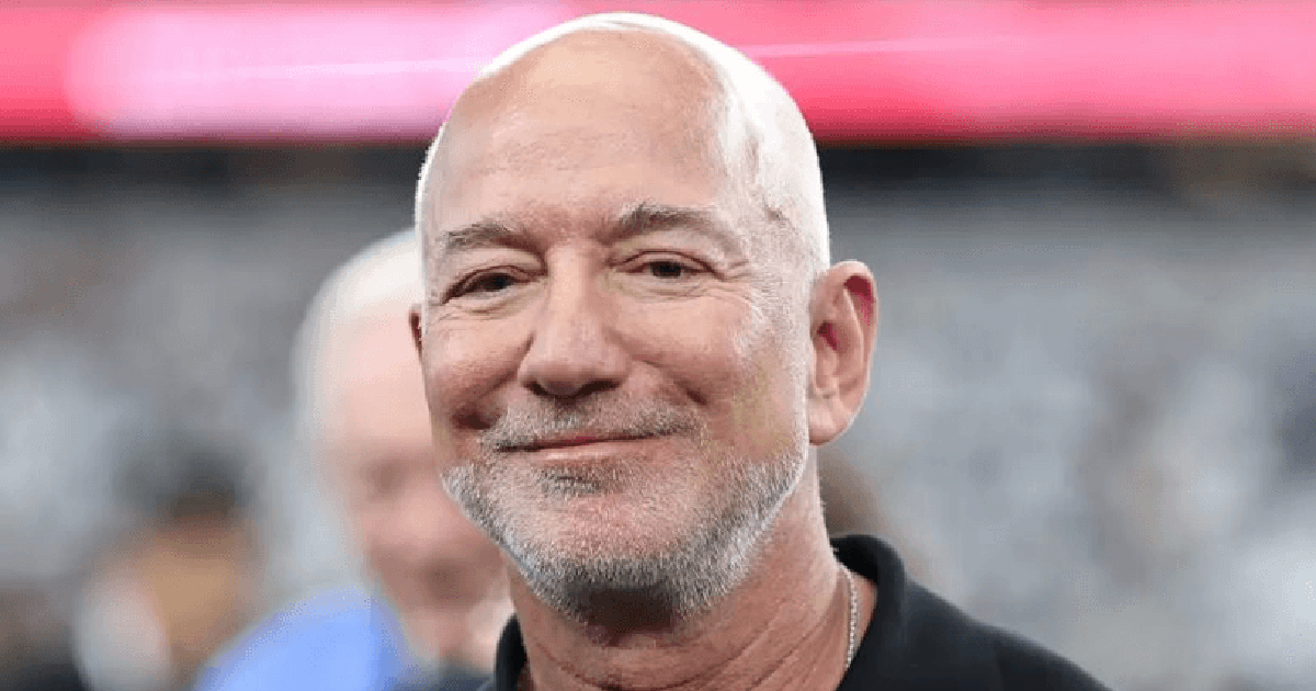 Tỷ phú Jeff Bezos: AI sẽ tạo ra kỷ nguyên các gia đình chỉ cần 1 người đi làm