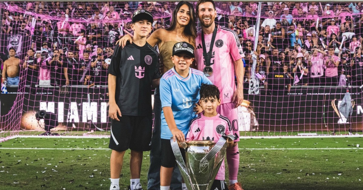 Giàu nứt đố đổ vách nhưng Messi lại "keo kiệt" với 3 cậu quý tử đến mức ai nghe cũng bất ngờ, hóa ra là "luật ngầm" nhà tỷ phú