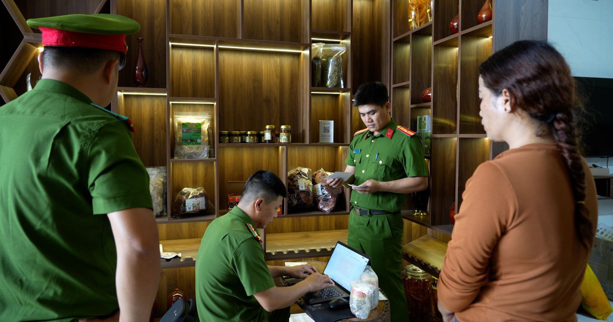 Khám xét, bắt Youtuber Đỗ Thành Tín SN 1984