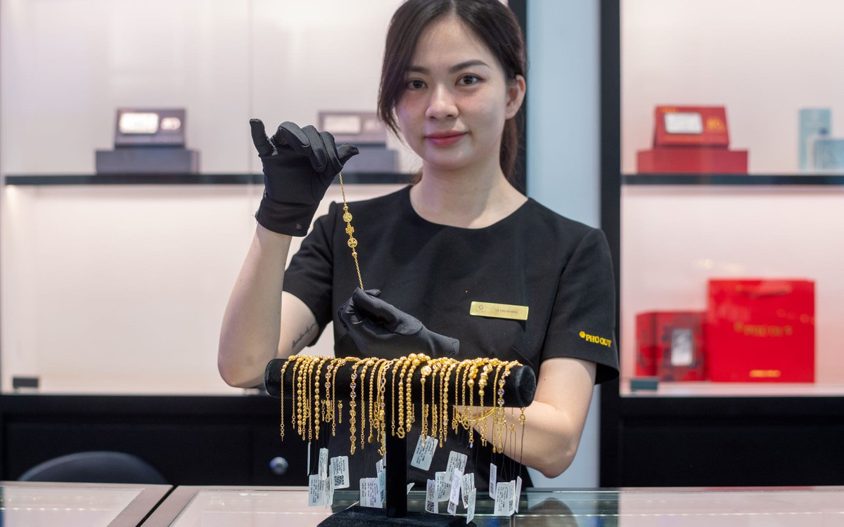 Giá vàng sáng 13/10: Đồng loạt rời đỉnh tuần