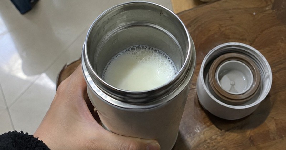 Nói thật: ĐỪNG AI DẠI đựng 4 thứ này trong bình giữ nhiệt kẻo rước bệnh tật vào người