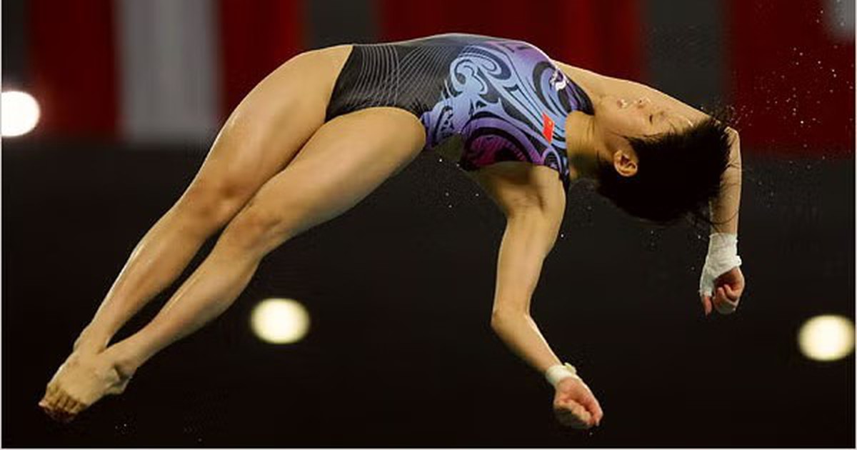Thần đồng Trung Quốc khổ luyện từ mẫu giáo, nhịn ăn tối 2 năm để vô địch Olympic