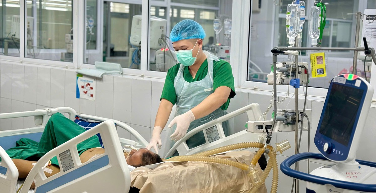Cấp cứu người đàn ông 46 tuổi sốt rét nặng, nguy kịch sau khi trở về từ châu Phi