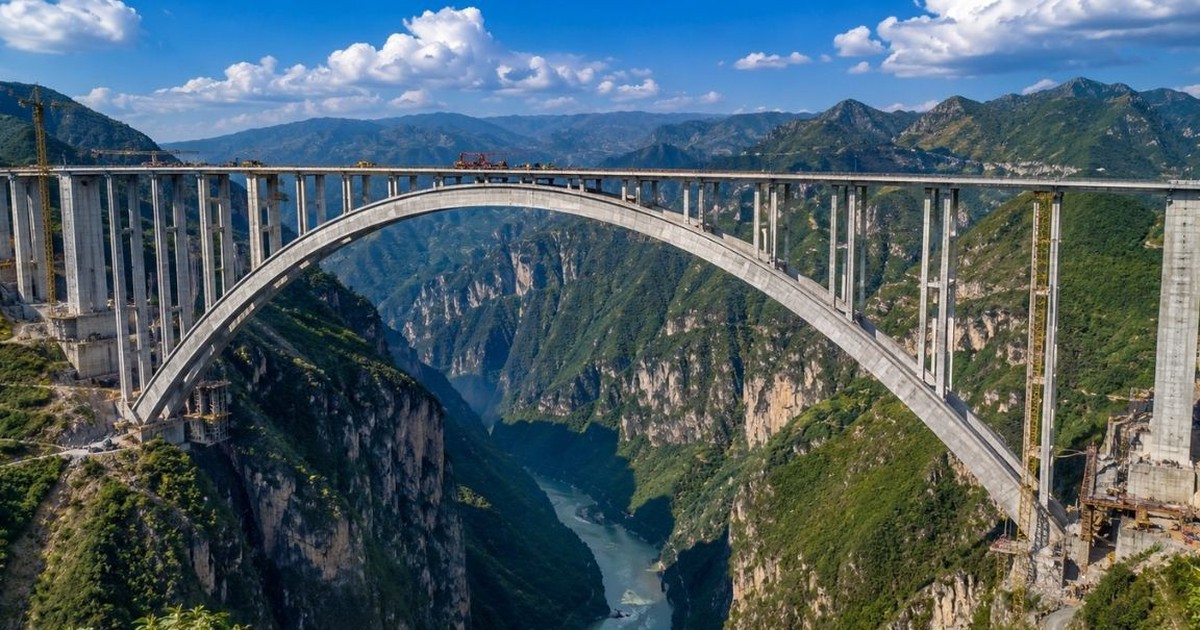 Huy động hơn 28.000 m³ bê tông xây cầu vòm phá kỷ lục thế giới: Dài gần bằng cầu Long Biên, tiết kiệm hơn 80 triệu USD
