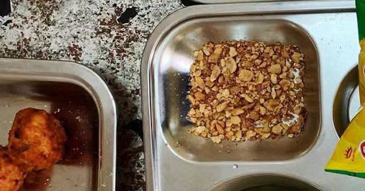 Khay cơm bán trú có muối lạc, 2 miếng thịt viên: Hé lộ mức giá 1 suất ăn