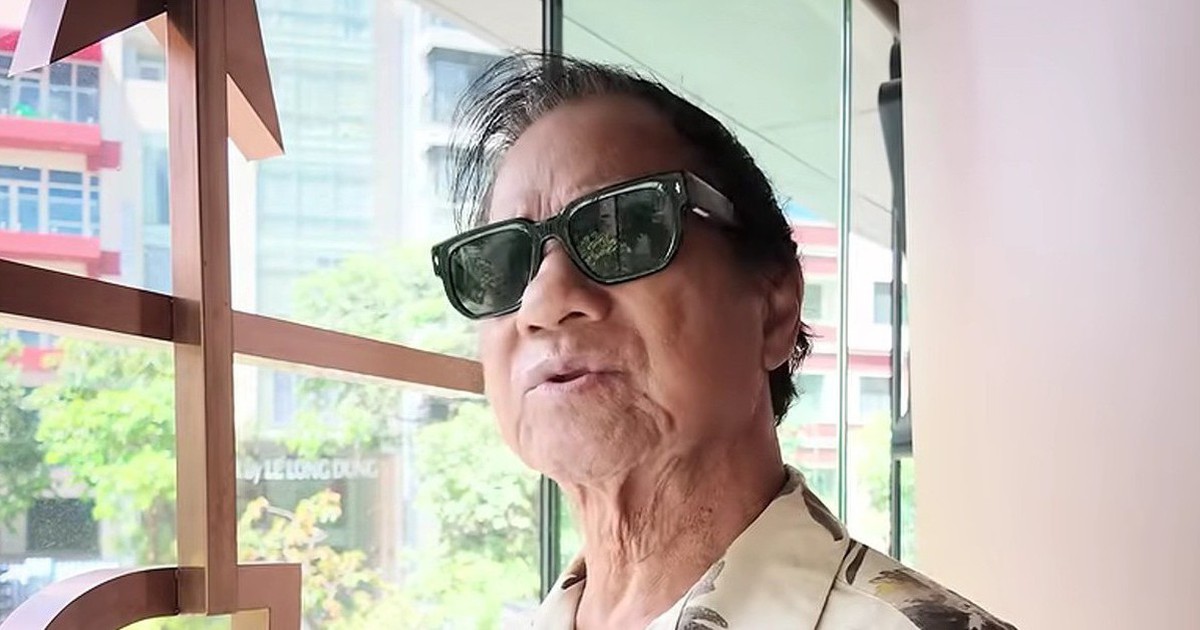 Chế Linh 84 tuổi đứng ở trung tâm TP.HCM: "Tôi không thể tưởng tượng được"