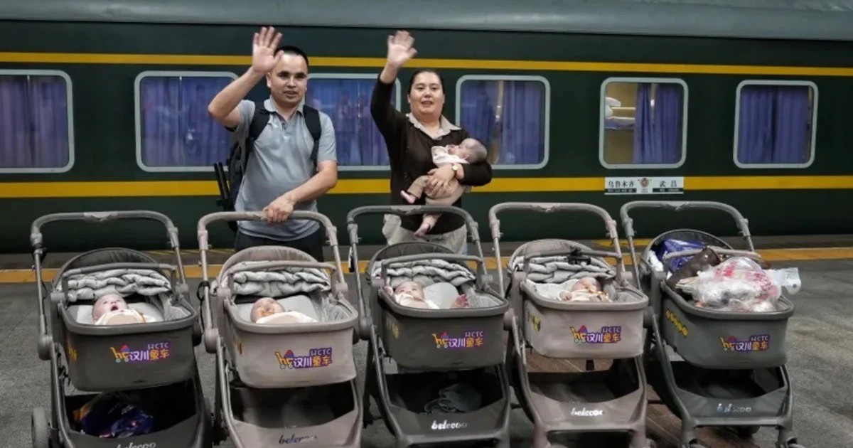 Hành trình ấm tình người giúp 5 em bé 8 tháng tuổi đi tàu 36 tiếng về nhà
