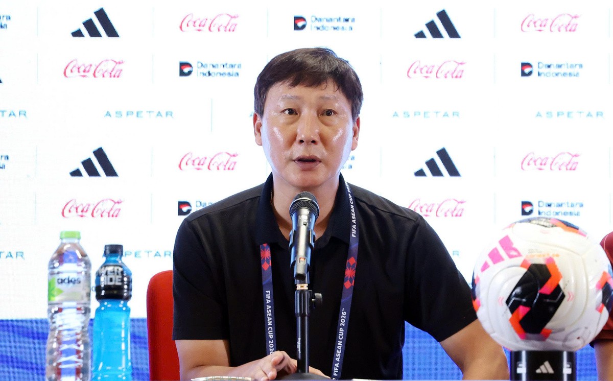 HLV Kim Sang-sik: "Tuyển Việt Nam mất tập trung vì thời tiết nóng bức"