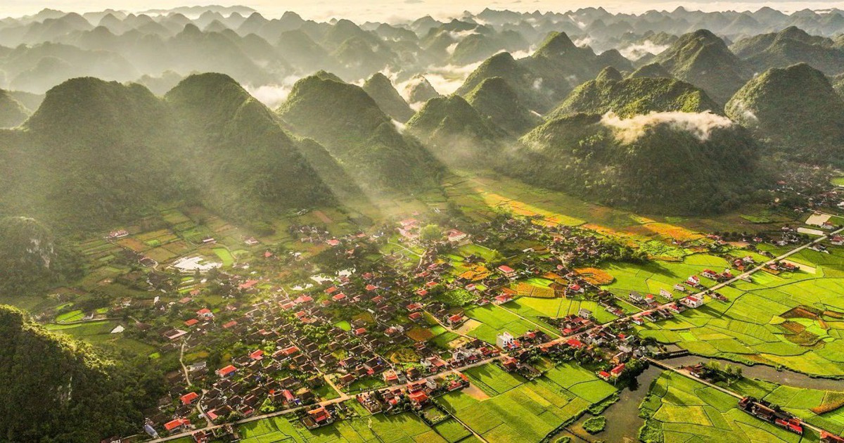 Phát hiện ngôi làng có hơn 400 căn nhà cùng quay một hướng: Cách Hà Nội 180 km và được thế giới vinh danh