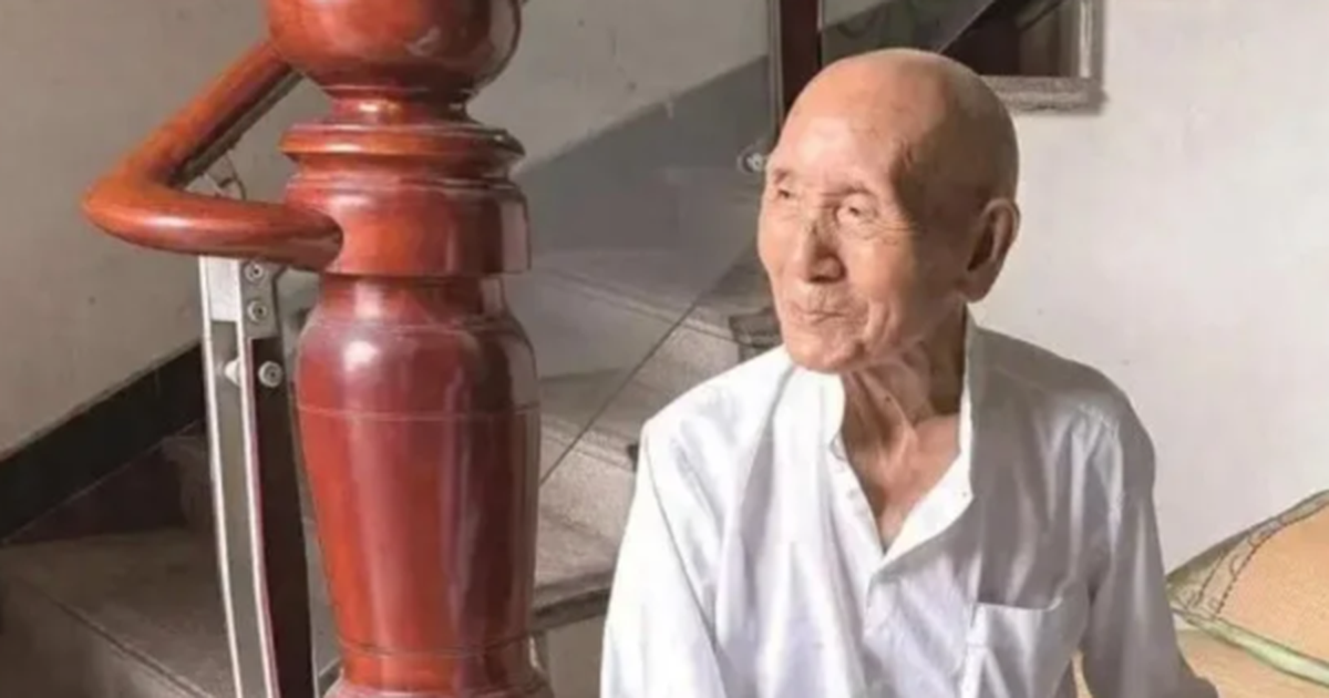 Cụ ông 101 tuổi "thách thức tuổi già" nhờ chế độ ăn hải sản, uống Coca mỗi ngày