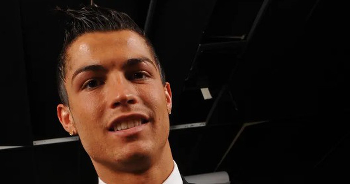 Tranh cãi khốc liệt trước kết quả Ronaldo thắng áp đảo Messi trong cuộc bình chọn Quả bóng vàng vĩ đại nhất mọi thời đại
