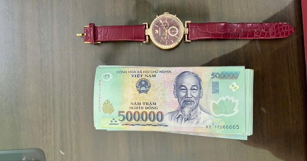 Ai là chủ nhân cọc tiền 500.000 đồng dưới đây nhanh chóng liên hệ công an