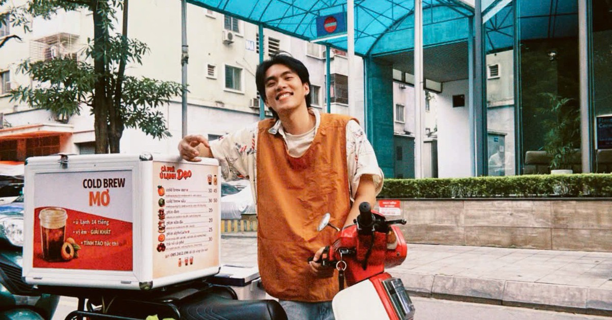 Từng làm phục vụ 20.000 đồng/giờ, chàng trai Hà...