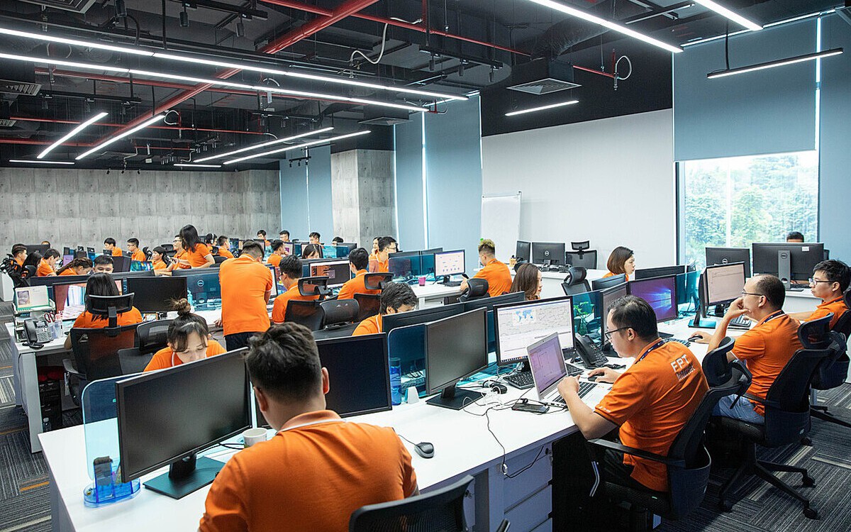 Rung lắc ngắn hạn và bản lĩnh của cổ phiếu công nghệ đầu ngành FPT