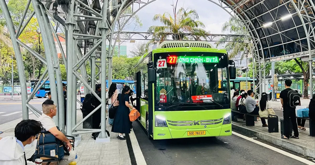 Hơn 40 triệu lượt hành khách đi xe buýt sau gần...