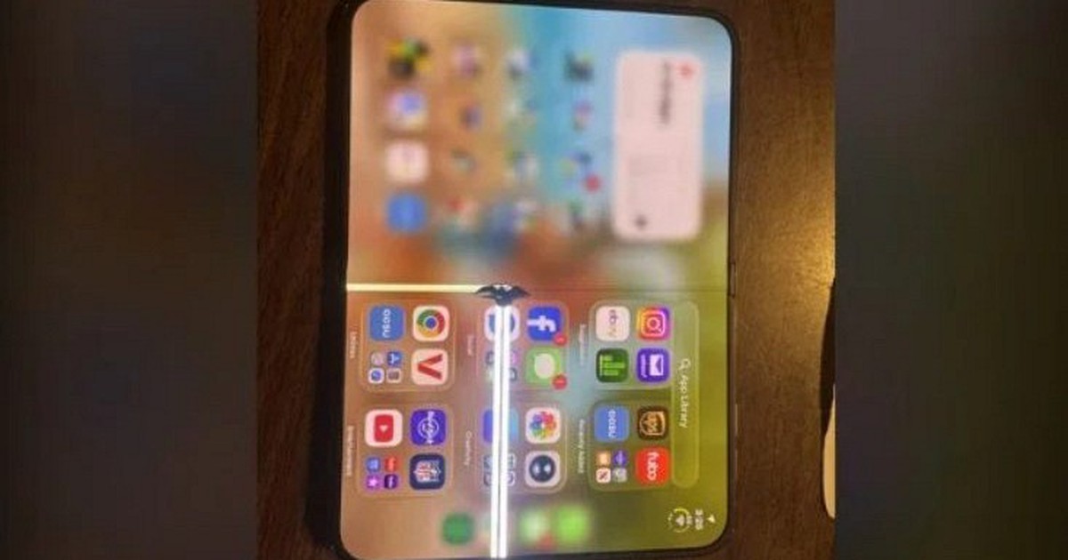 Chủ iPhone Duo tố bị từ chối bảo hành dù máy hỏng màn hình chỉ sau 3 giờ
