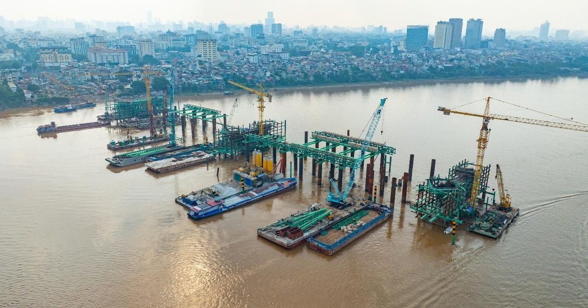 Việt Nam đang xây cầu vượt sông Hồng hơn 16.000 tỷ đồng nối phố cổ với Long Biên, sở hữu thiết kế "vòm vô cực" độc đáo, dự kiến hoàn thành ngay năm sau