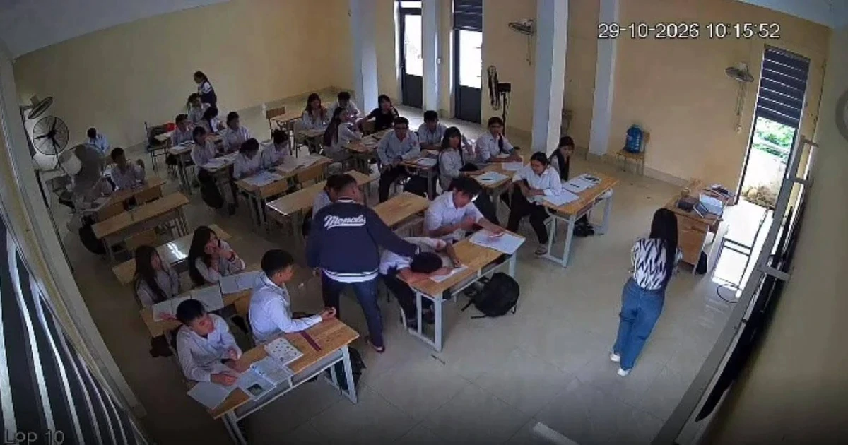 Nam sinh lớp 10 ở Hà Tĩnh bị bạn đánh thủng màng nhĩ ngay trong lớp học