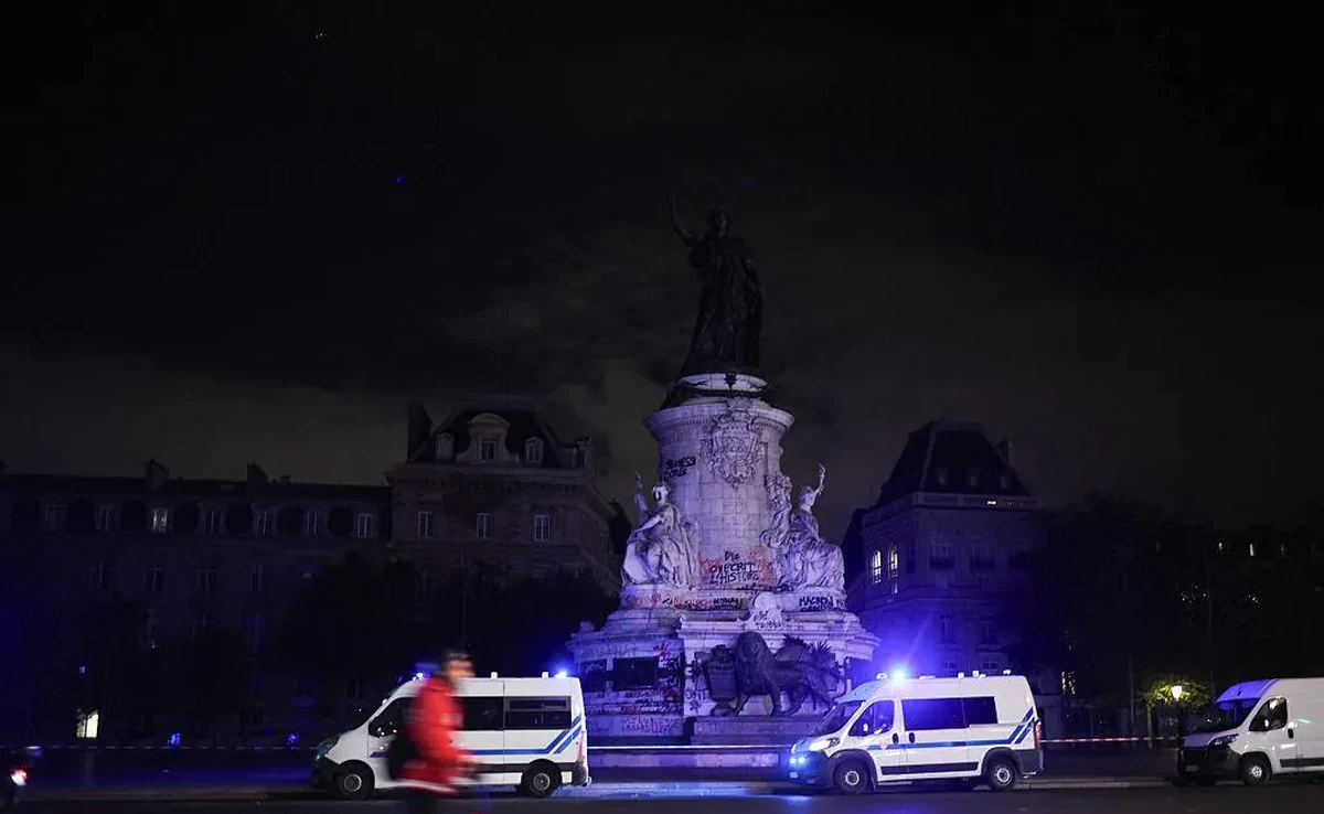 Pháp tái áp dụng lệnh giới nghiêm tại khu vực trung tâm Paris